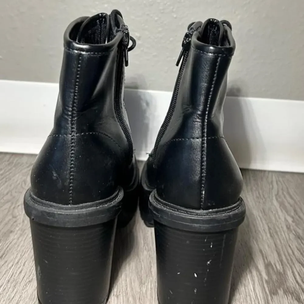 Soda black leather lace up platform boot